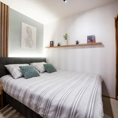 Novy Apartman Lipova Alej *