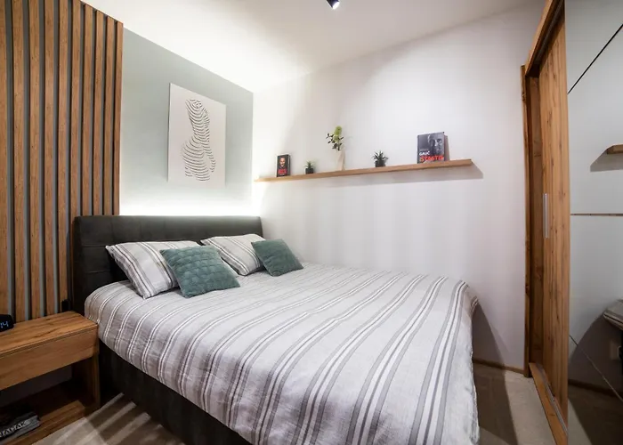 Novy Apartman Lipova Alej *